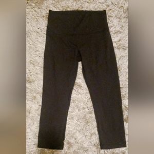 Lululemon black capri yoga pants